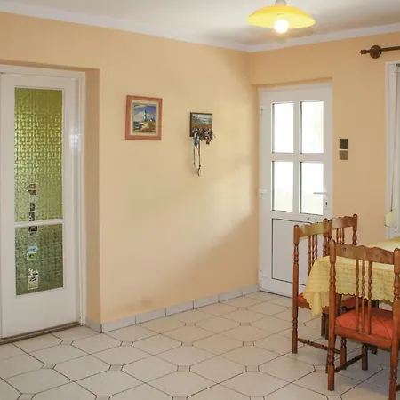 Apartment Nice In W/ Wifi And 3 Bedrooms *