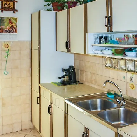 Apartment Nice In W/ Wifi And 3 Bedrooms