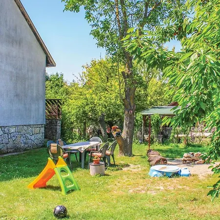 Apartment Nice In W/ Wifi And 3 Bedrooms